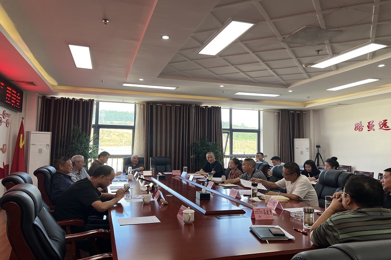 路橋集團(tuán)召開“共建三十載，同行筑路夢”座談會(huì)